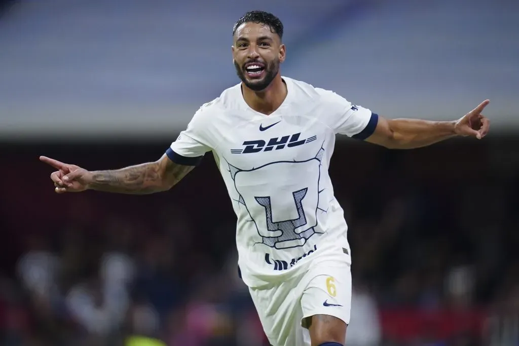 Nathan Silva celebrando un gol para Pumas UNAM. Foto: Imago7/ Rafael Vadillo.