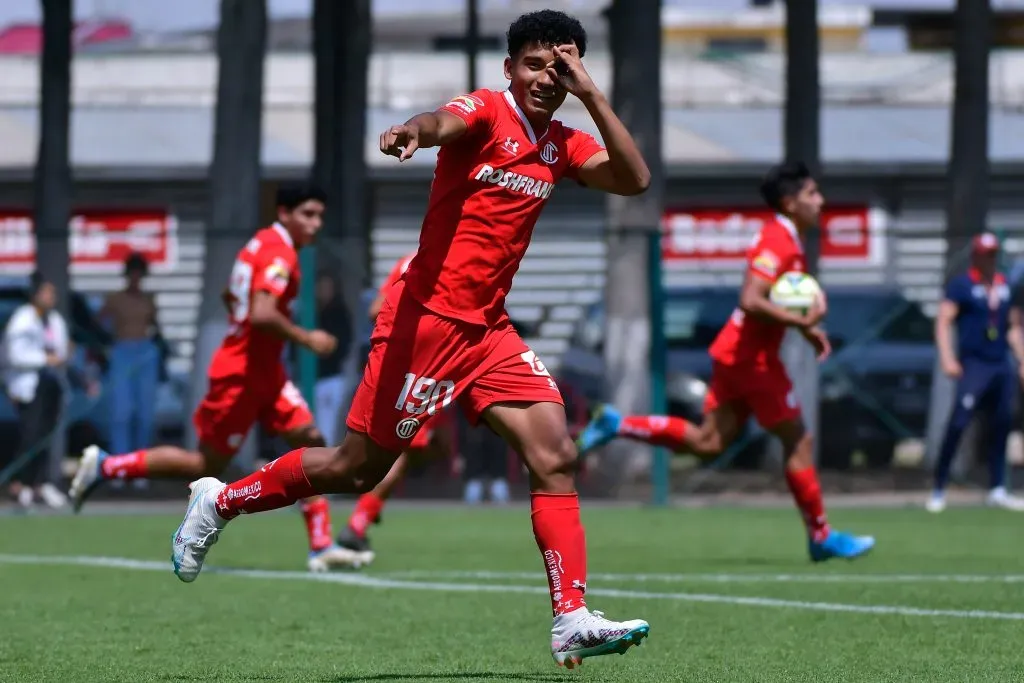 Violante estará afuera de las canchas (Imago 7).