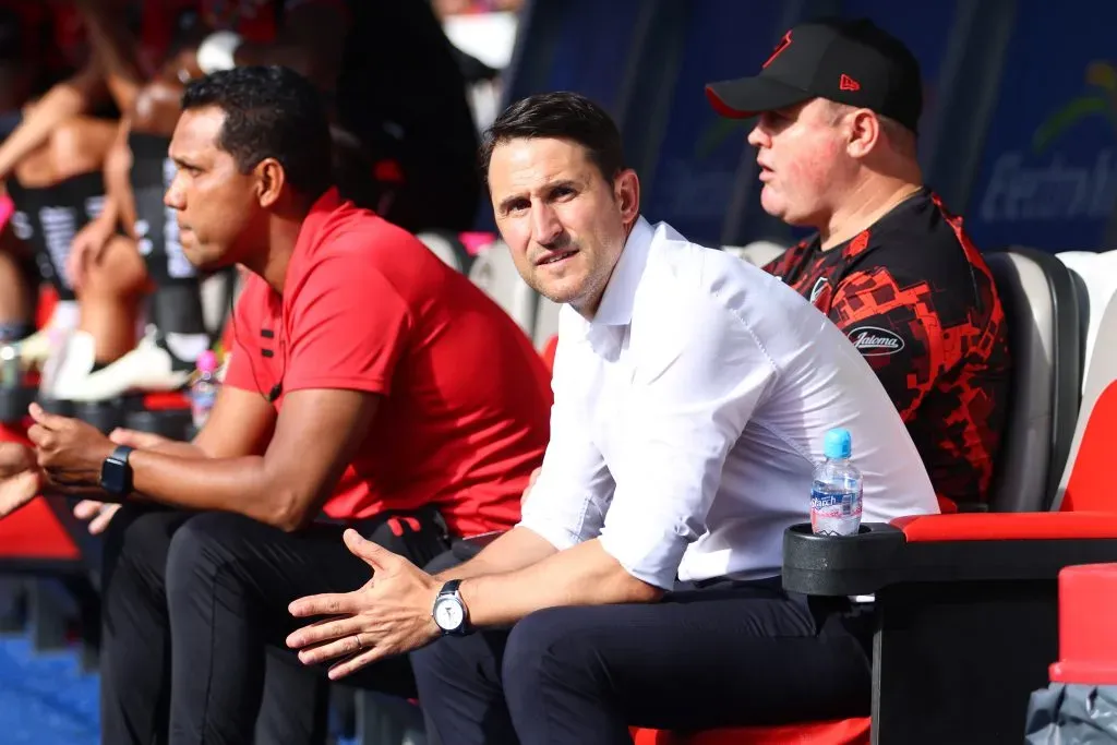 Beñat San José recibe apoyo de sus jugadores