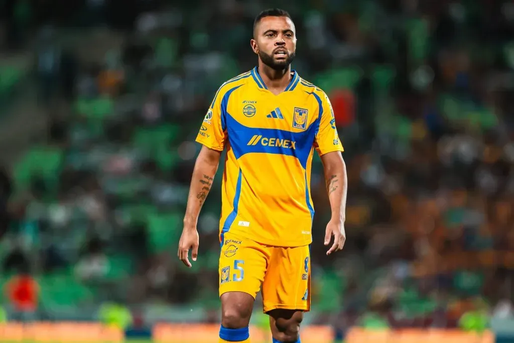 Tigres UANL podría sumar un refuerzo en el mediocampo ante la posible no renovación de Rafael Carioca. (Imago)