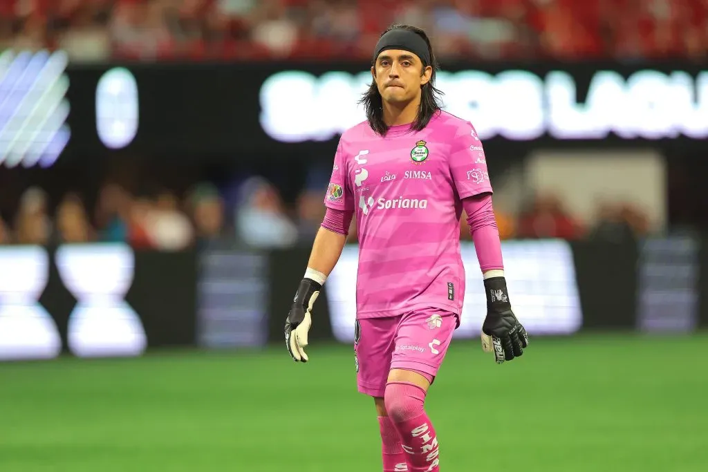 Carlos Acevedo detuvo un penalti en la tanda entre Santos Laguna y Atlanta United. (Imago)