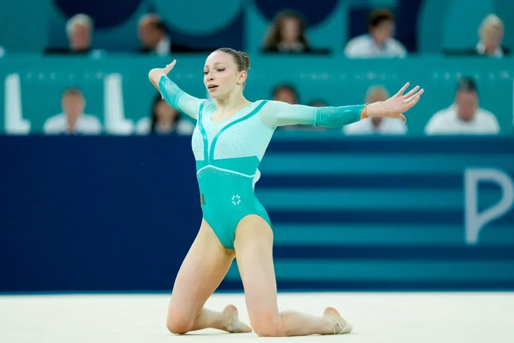 Ana Barbosu se quedó con la medalla de bronce de la prueba de suelo tras el fallo del TAS. (Imago)