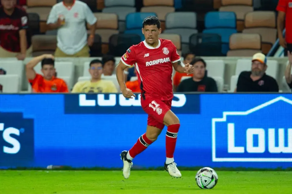 Maximiliano Araújo no juega ante Colorado Rapids (IMAGO)