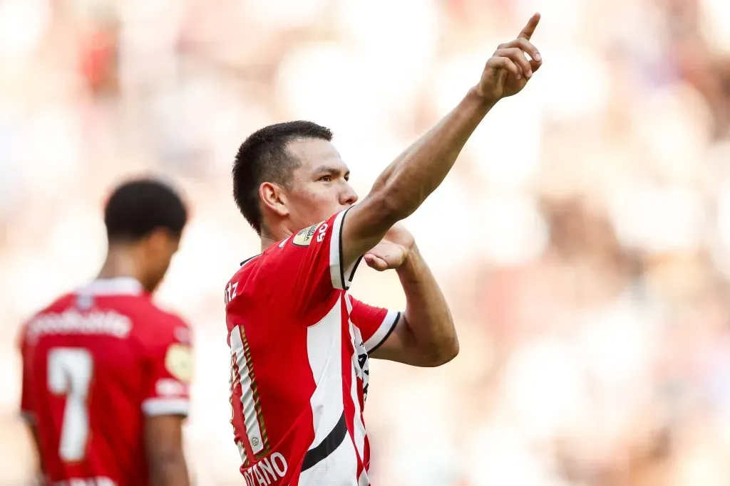 Hirving Lozano se lesionó durante un encuentro amistoso ante el KRC Genk. (Imago)