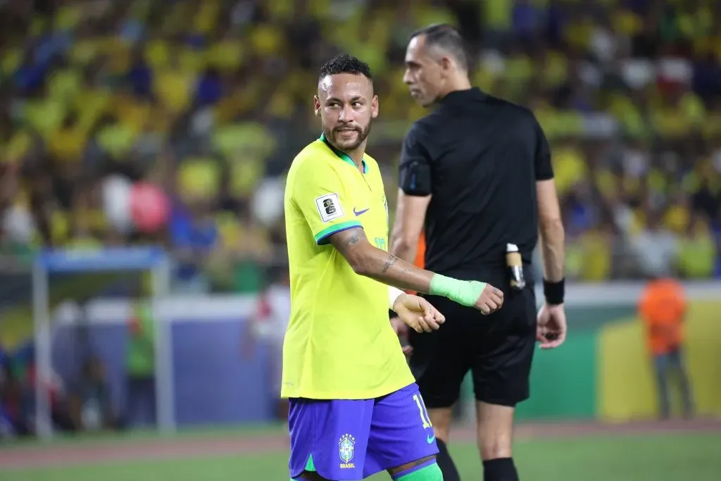 Neymar sufrió una lesión en su rodilla izquierda que lo marginó de su selección en este 2024. (Imago)