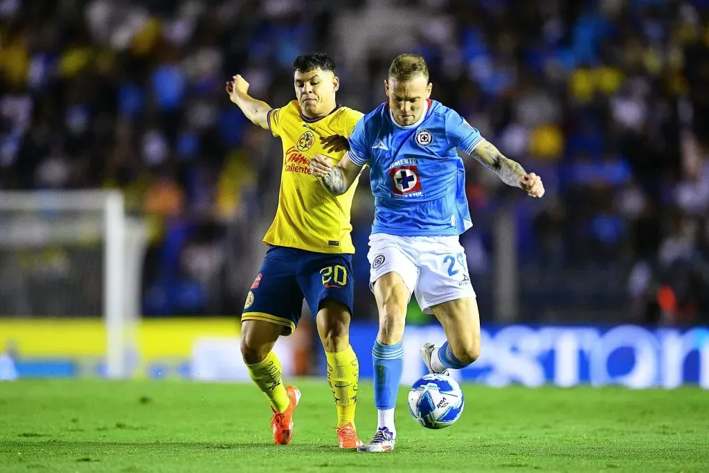 Cruz Azul goleó 4-1 a América en el primer clásico del Apertura 2024. (Imago)