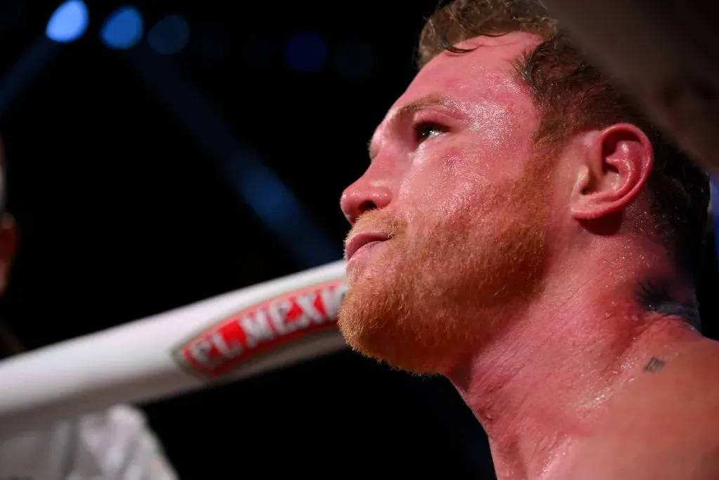 Canelo Álvarez no viajará a Arabia Saudita para ver la pelea entre Bivol y Beterbiev. (Imago)