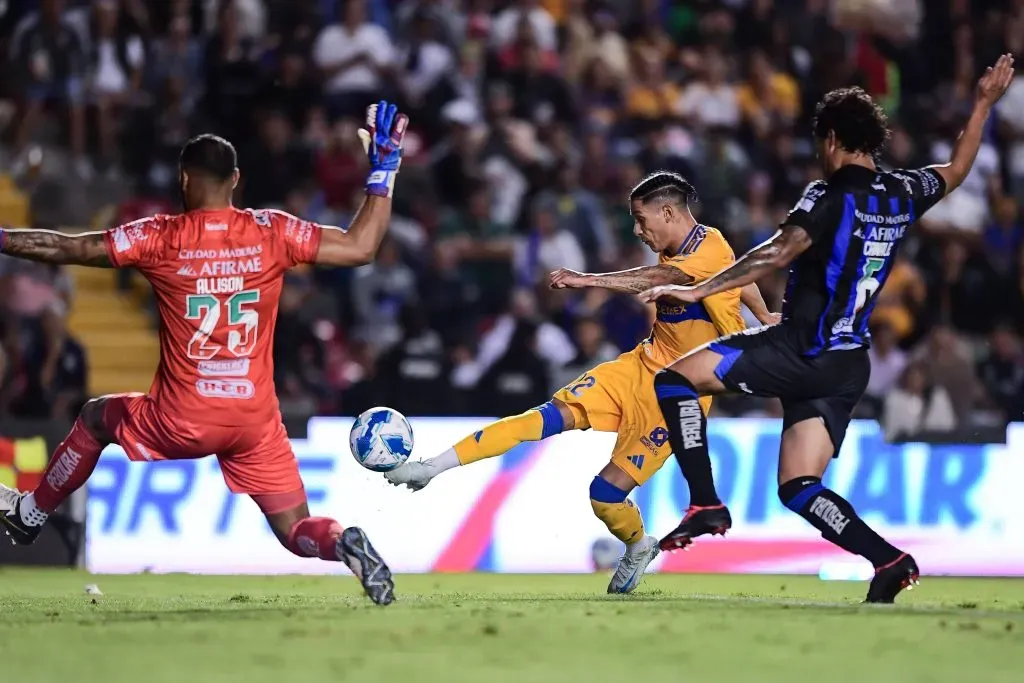 Uriel Antuna fue titular ante los Gallos. [Foto IMAGO]