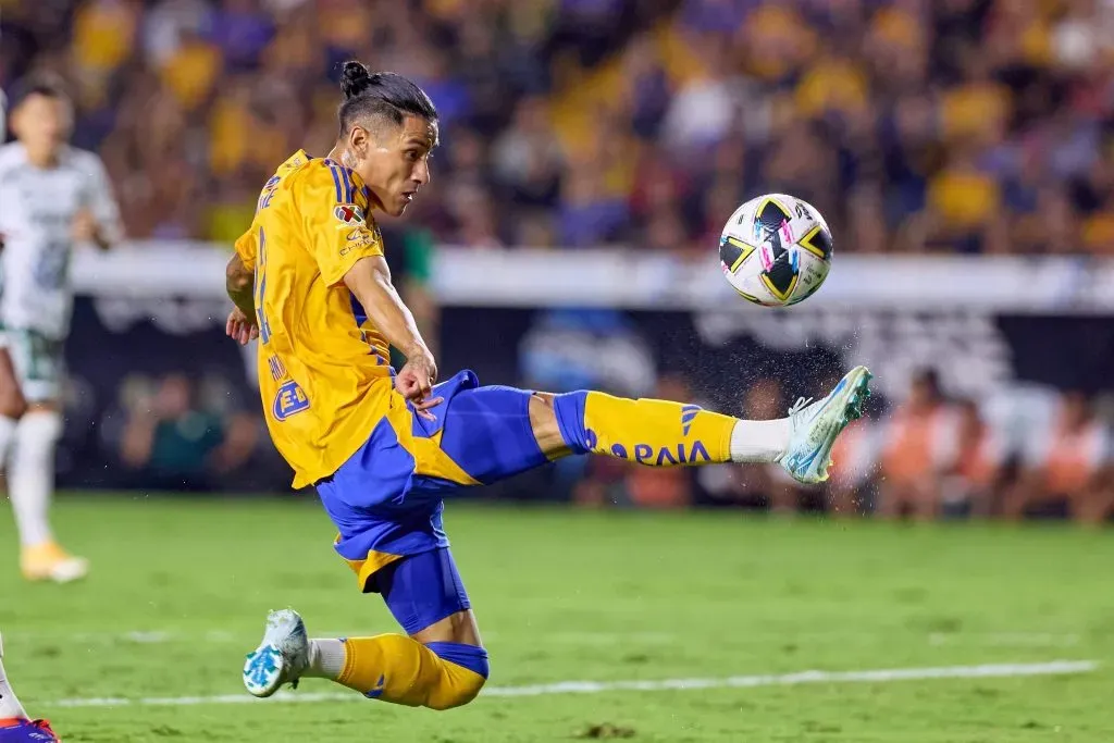 Uriel Antuna (foto) y Guido Pizarro volverán a estar a disposición de Paunovic para el Clásico Regio. (Imago)