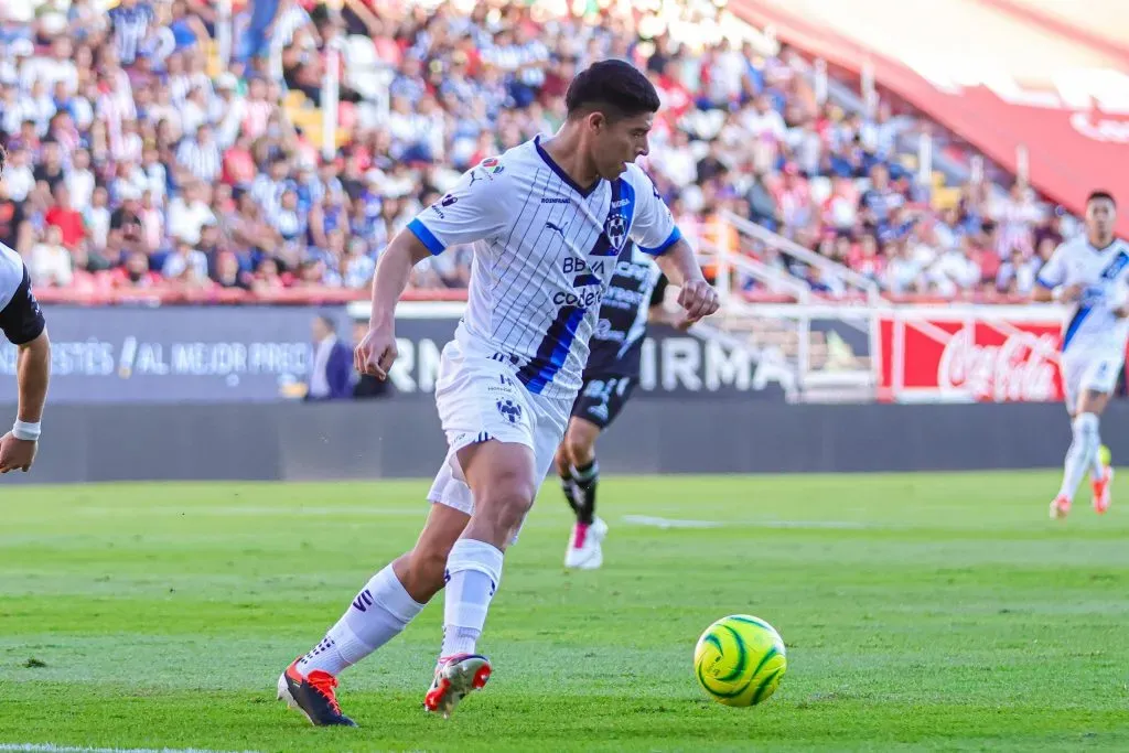 Víctor Guzmán renovó contrato con Rayados hasta 2028 en julio pasado. (Imago)