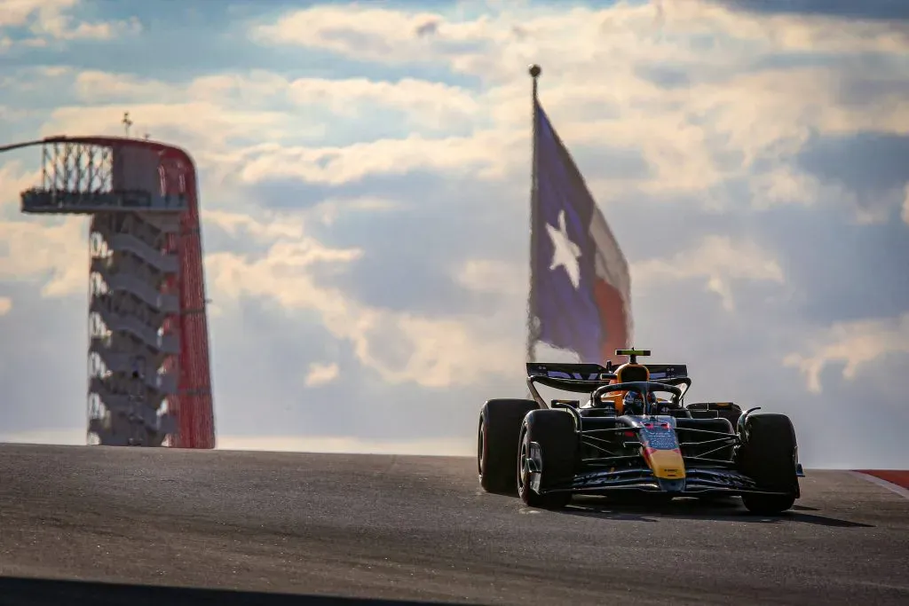 Checo Pérez durante el Gran Premio de los Estados Unidos (IMAGO)