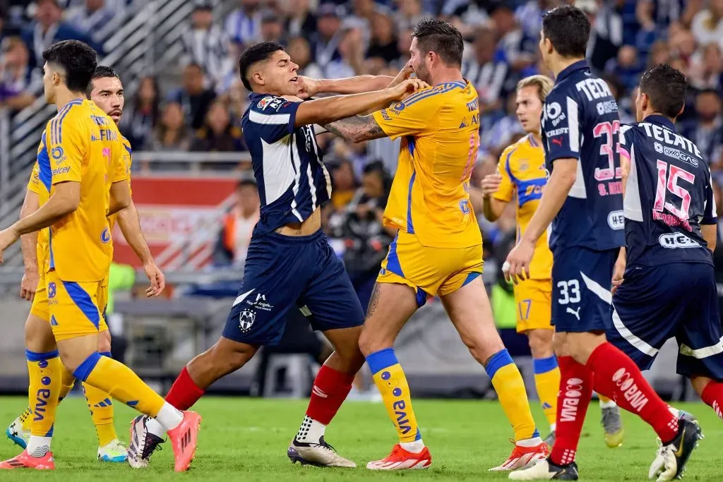 El último Clásico Regiomontano entre Tigres y Rayados tuvo un clima hostil. [Foto IMAGO]