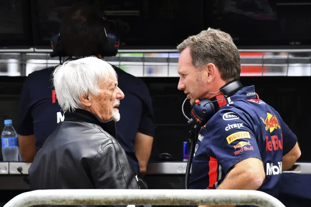 Bernie Ecclestone y Christian Horner dialogan durante el GP de Brasil (IMAGO)