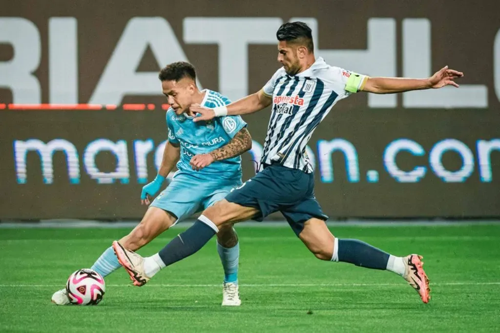 Sporting Cristal enfrentando a Alianza Lima. (Foto: Andina).