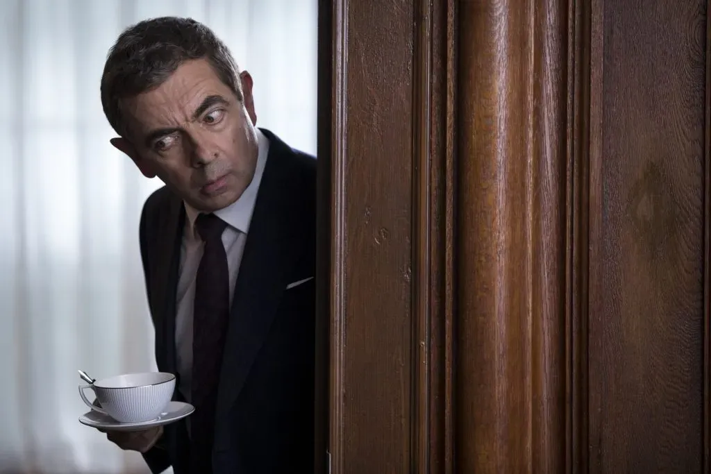 Rowan Atkinson es Johnny English en JOHNNY ENGLISH STRIKES AGAIN. (IMDb)