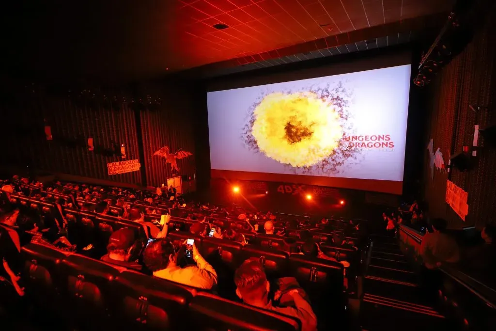 Vista general durante la proyección del estreno en la Ciudad de México de “Calabozos y Ladrones: Honor entre ladrones”. Imagen: Getty Images.