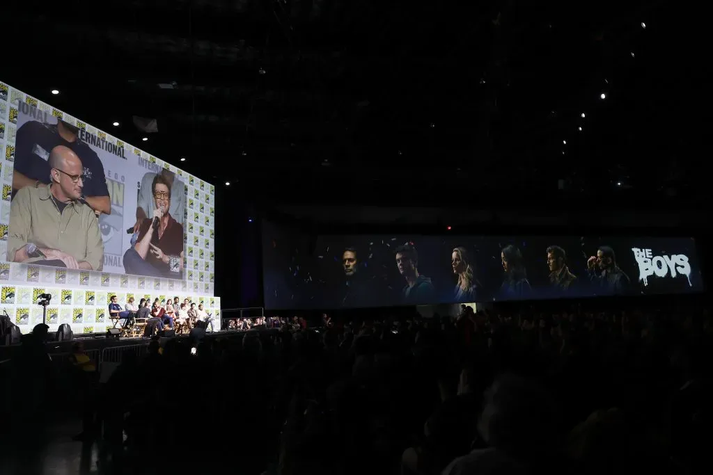 El reparto y el equipo de The Boys hablan en el escenario durante la Comic-Con International 2024, en el Centro de Convenciones de San Diego el 26 de julio de 2024 en San Diego, California. Imagen: Getty Images.