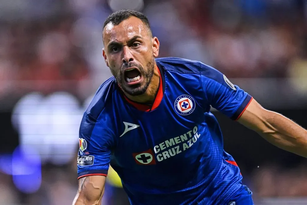 Moisés Vieria podría ser el centrodelantero de Cruz Azul ante Monterrey (Imago)