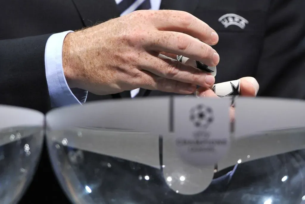La fase de grupos de Champions League que tendrá Santiago Giménez (Getty Images)