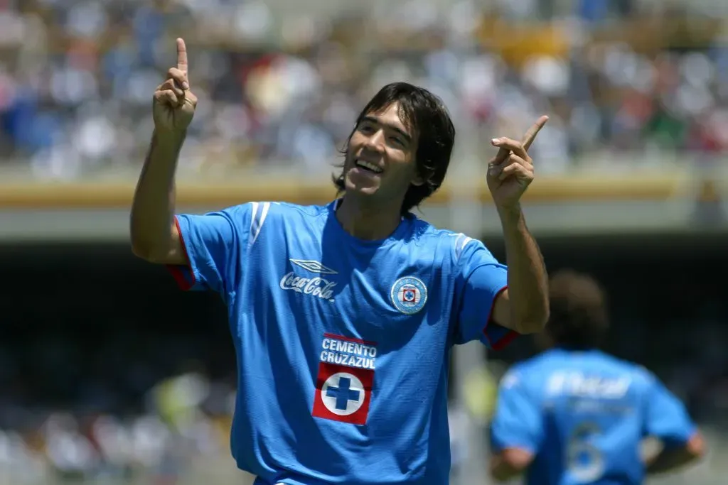 César Delgado, en festejo de gol con Cruz Azul. (JAM Media)