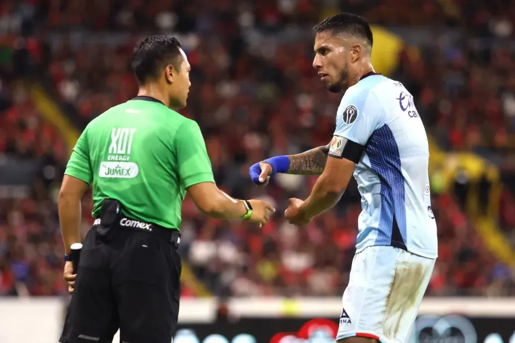 Carlos Salcedo ya fue capitán de Cruz Azul. (Foto: Imago7)