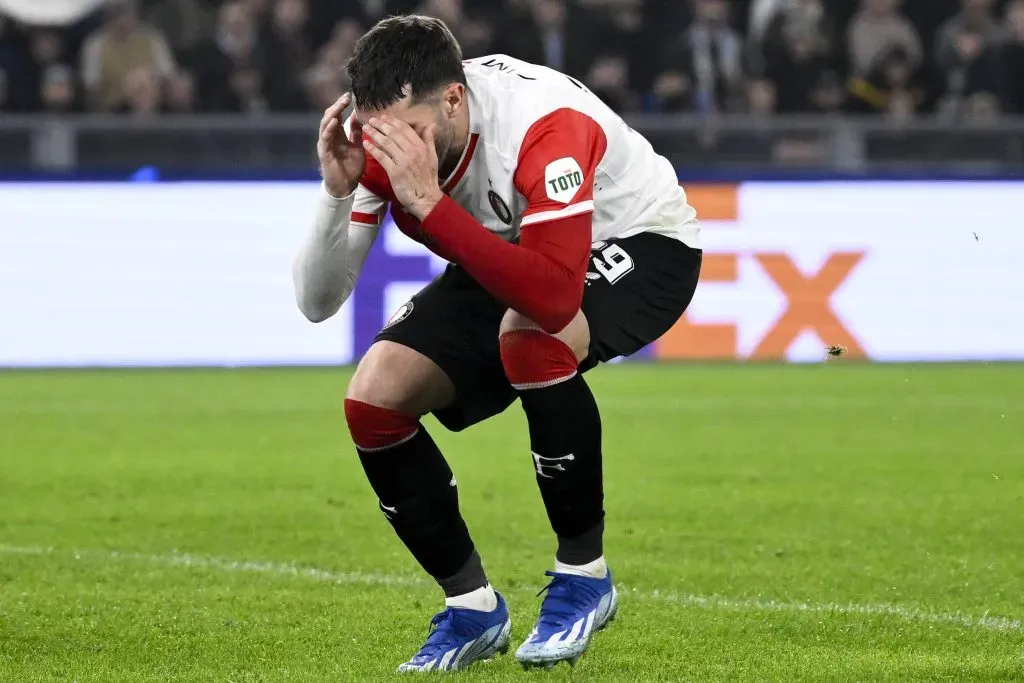 Santiago Giménez extendió su sequía goleadora en Feyenoord (Imago)