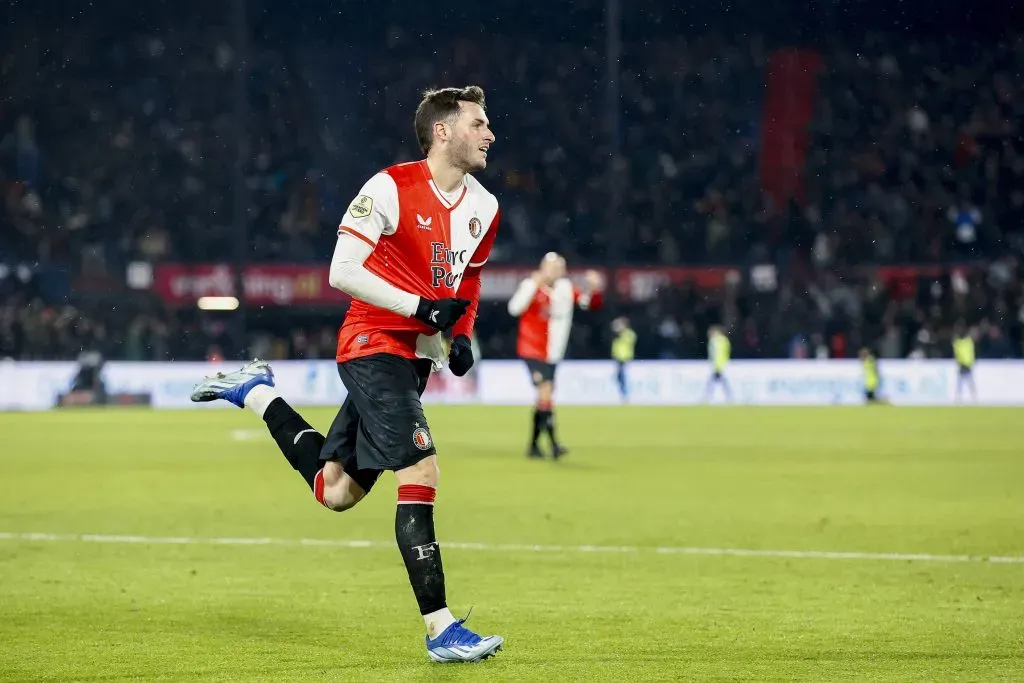 Santi Giménez regresará a la Eredivisie. (Foto: Imago)