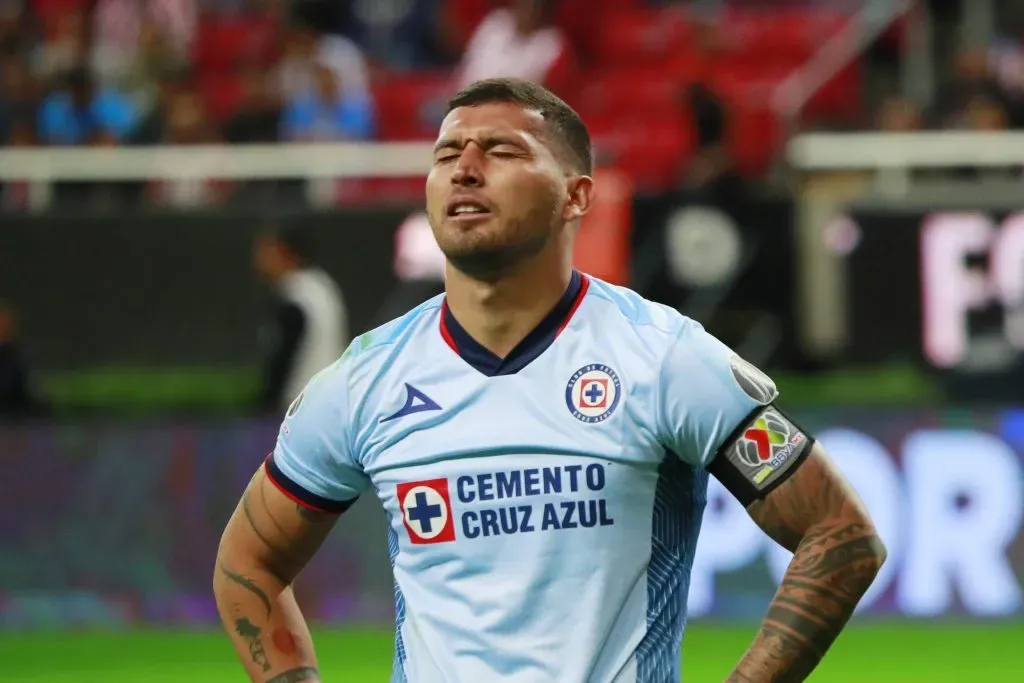 De manera sorpresiva, Juan Escobar decidió salir de Cruz Azul.
