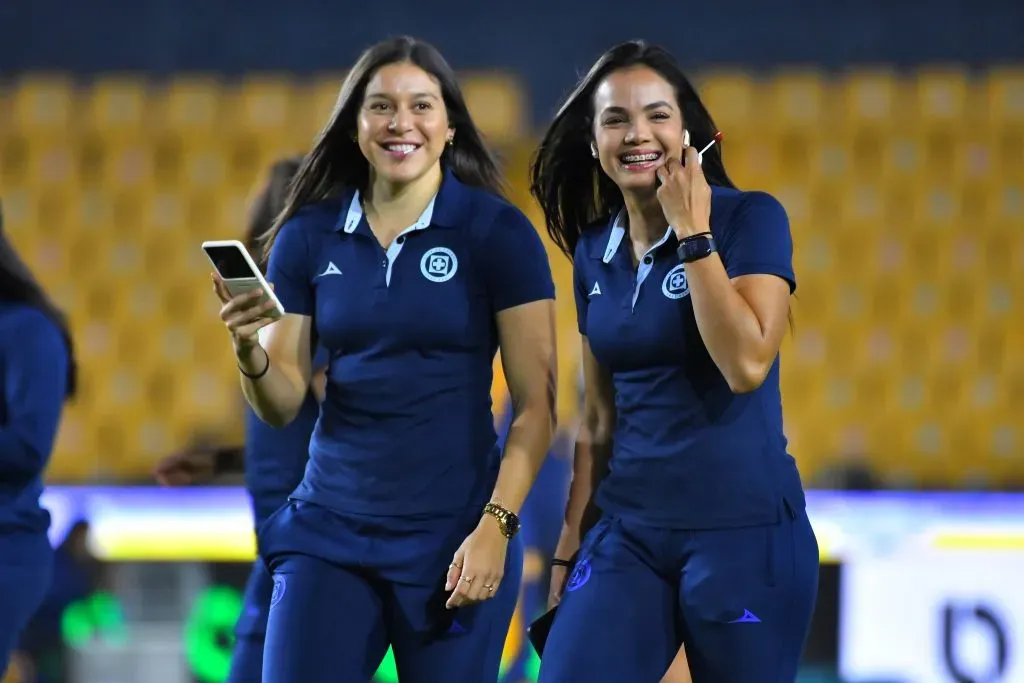 María Peraza y Norma Palafox en un partido de Cruz Azul (Imago 7)