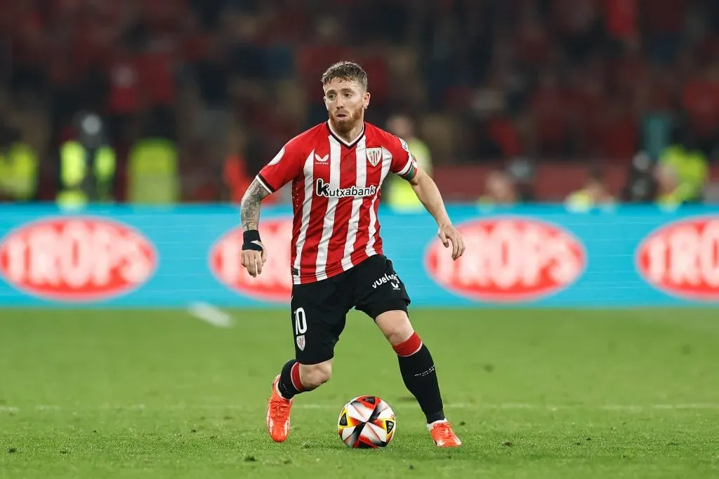 Iker Muniain seduce a la afición de Cruz Azul.