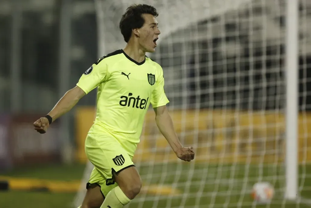 Facundo Pellistri celebrando su gol en el Estadio Monumental. Posteriormente, Colo Colo dio vuelta el resultado. / FOTO: Getty Images