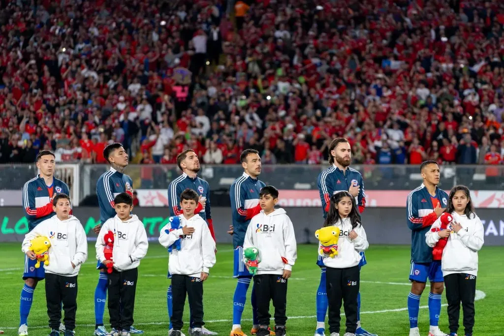 Integrantes de la Selección Chilena entonando el himno. (Imagen: Guillermo Salazar/DaleAlbo)