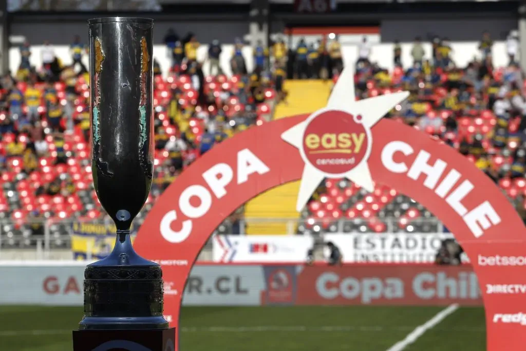 El trofeo que se adjudica el campeón de Copa Chile. | Photosport.