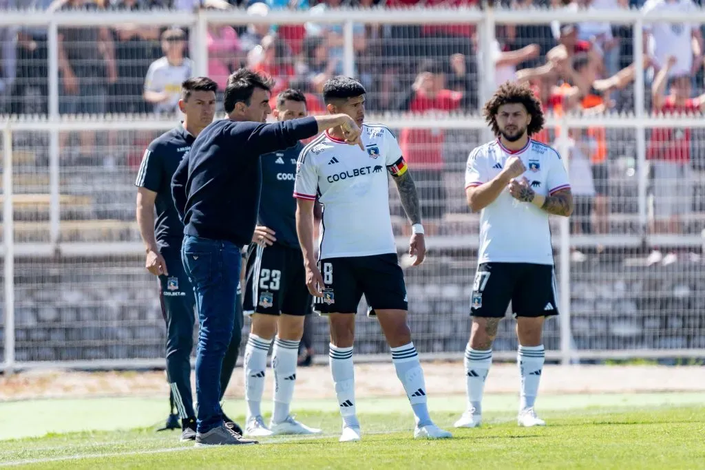 Gustavo Quinteros en el partido de Colo Colo vs Palestino. (Foto: Guillermo Salazar/DaleAlbo)