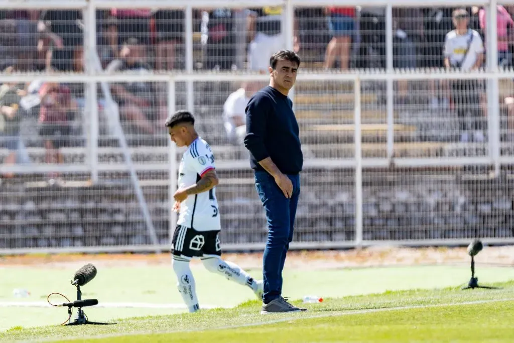 Jordhy Thompson enciende las alarmas en Colo Colo producto de un desgarro | Foto: Guillermo Salazar.