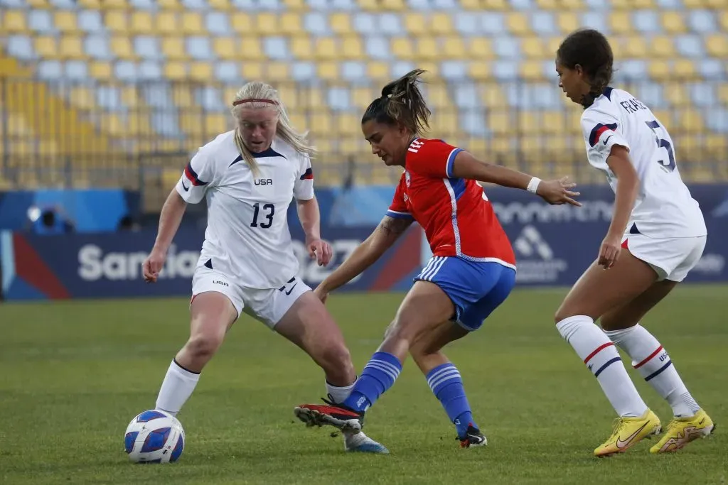 María José Urrutia será la arquera de Chile en la final por la medalla de oro. (Foto: Raúl Zamora/Santiago 2023 vía Photosport)