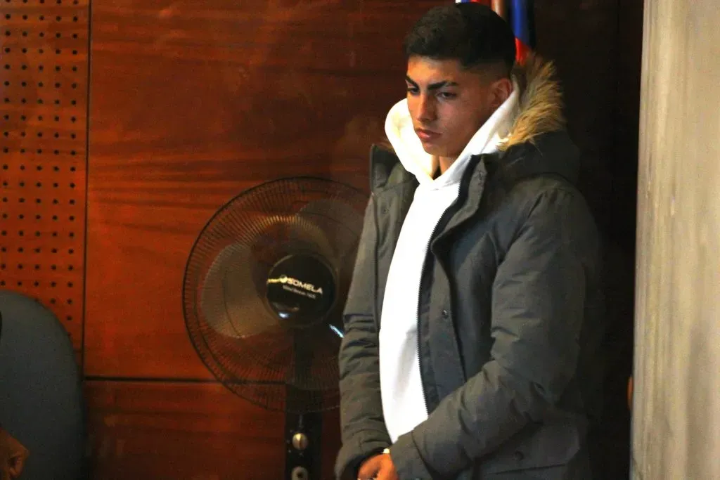 Jordhy Thompson en la audiencia de su control de detención. (Foto: Aton Chile)