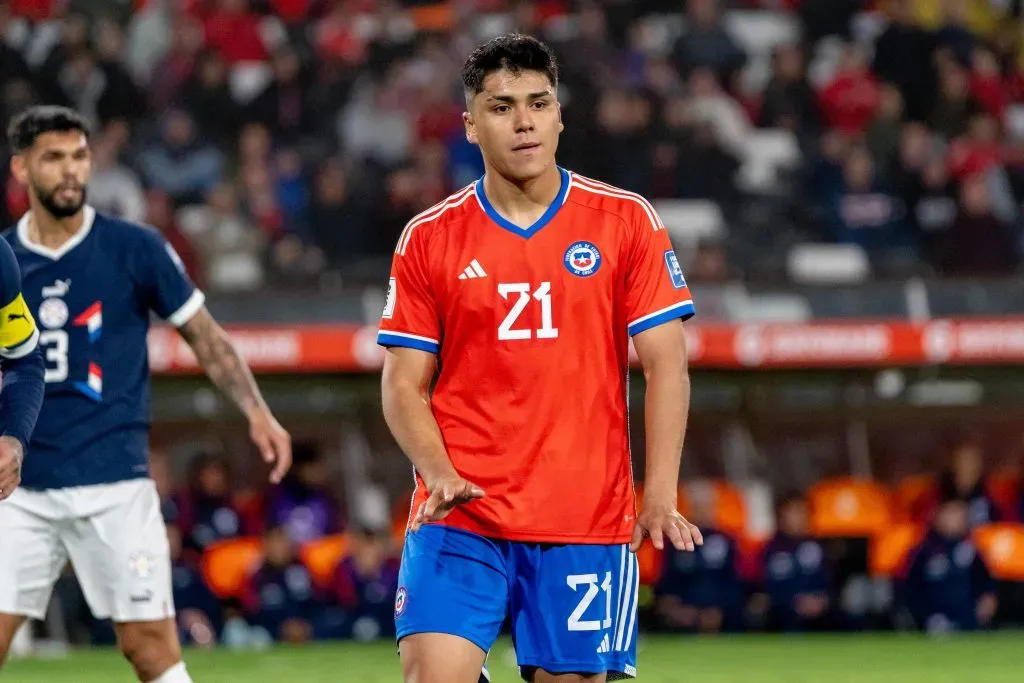 Damián Pizarro salió lesionado en su debut con Chile. 