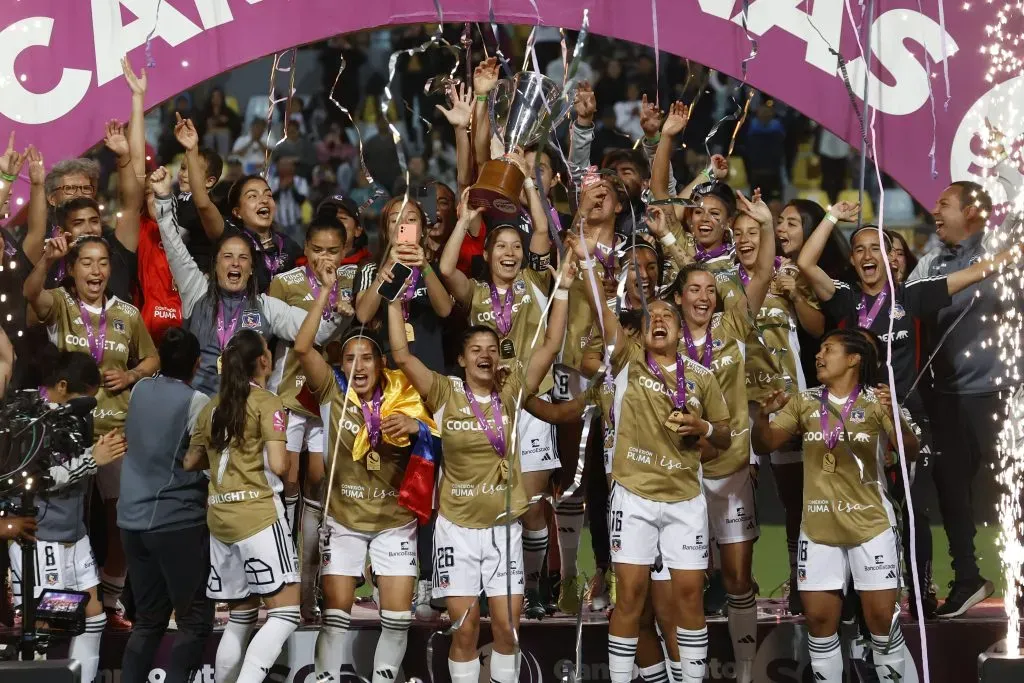 Colo Colo Fem se alza como bicampeón del fútbol chileno | Foto: Photosport.