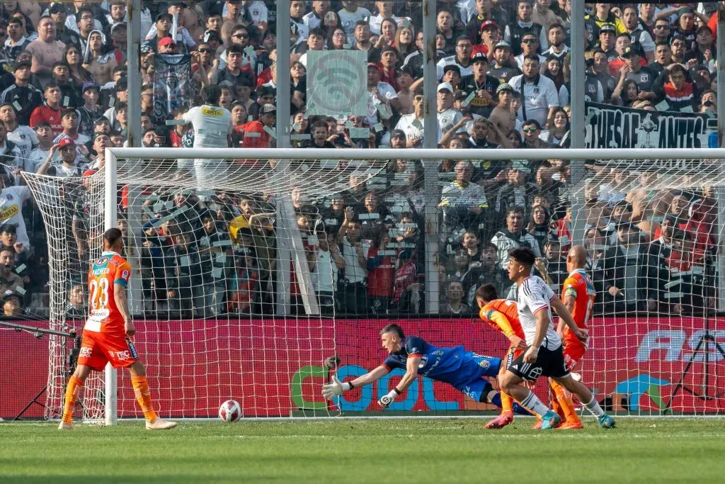 Colo Colo le respira en la nuca a Cobresal a tan sólo dos fechas para el término del torneo. Fuente: Guille Salazar/DaleAlbo.