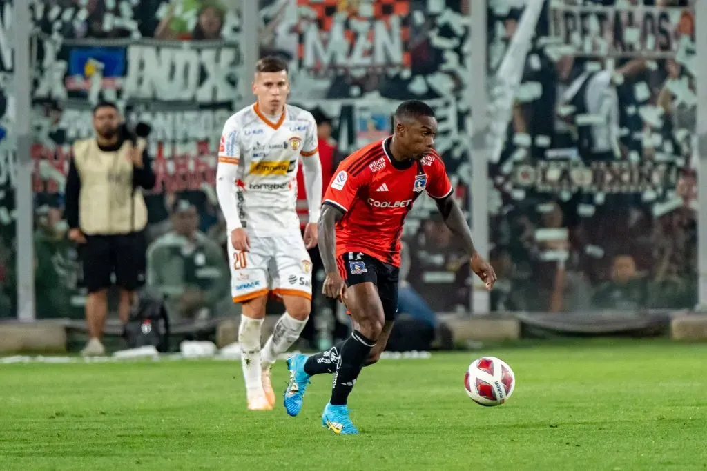 Fabián Castillo en el partido frente a Cobreloa. (Foto: Guillermo Salazar/DaleAlbo)