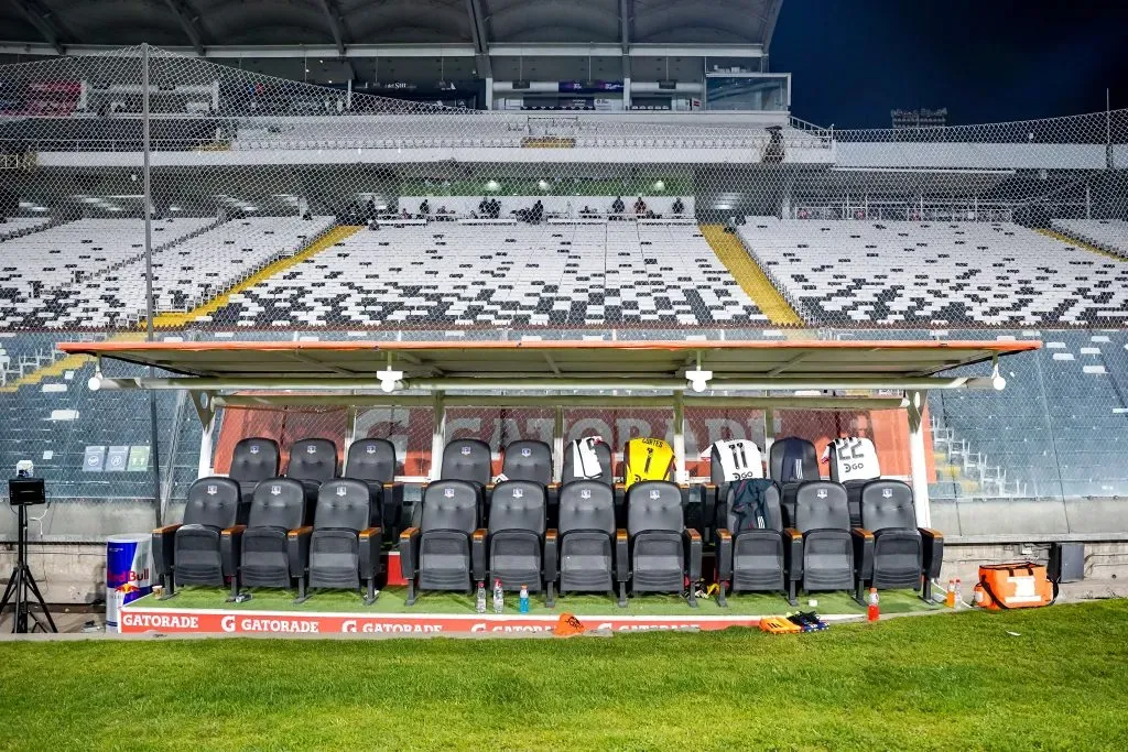 La banca de Colo Colo sigue vacía. 