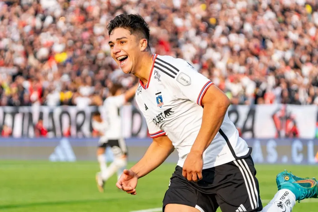 Damián Pizarro celebrando su gol en el partido con Unión La Calera. (Foto: Guillermo Salazar/DaleAlbo)