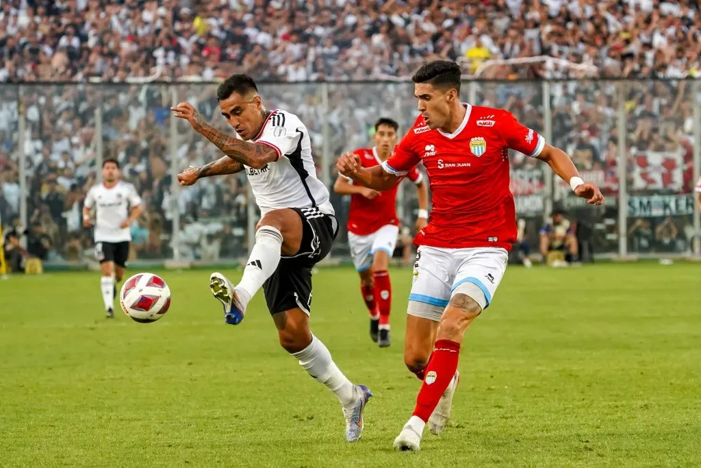 Darío Lezcano enfrentando a  Magallanes por el Campeonato Nacional. (Foto: Guillermo Salazar/DaleAlbo)