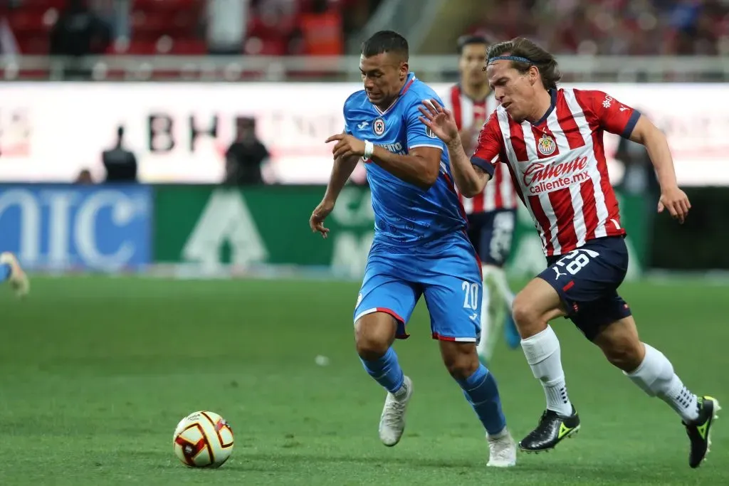 Iván Morales en el partido de Cruz Azul vs Chivas en el 2023. (Foto: Getty Images)