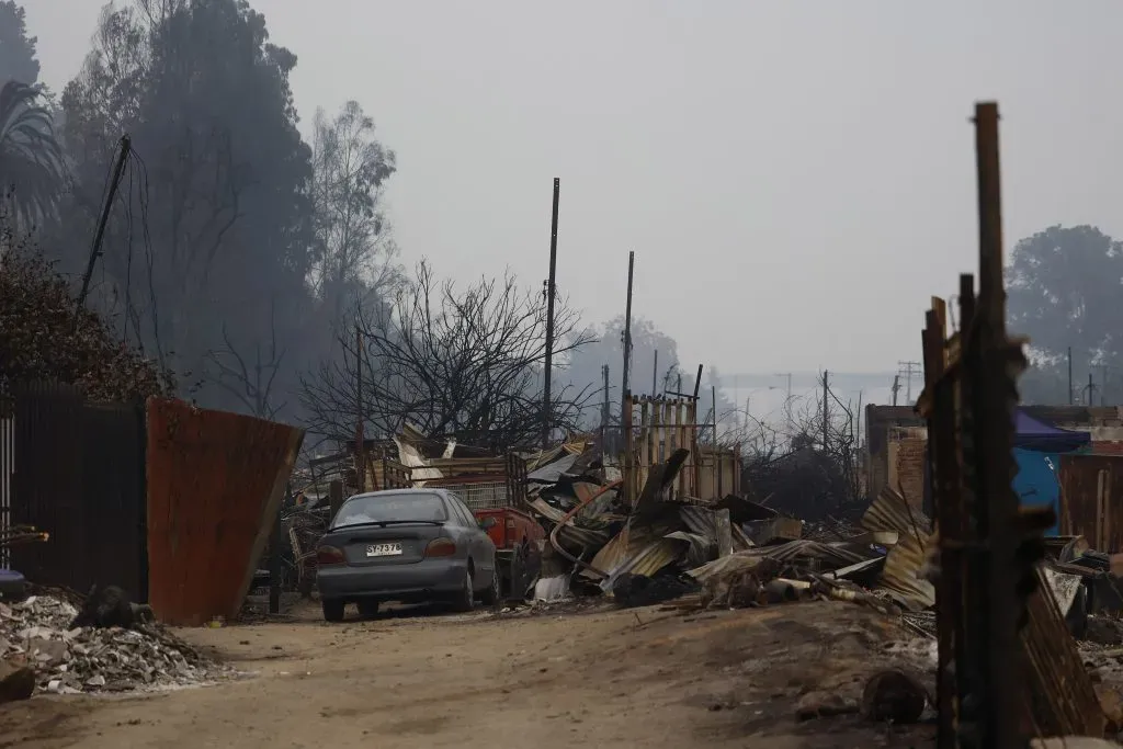 Uno de los sectores de Viña del Mar azotado por el incendio. | Imagen: Aton Chile