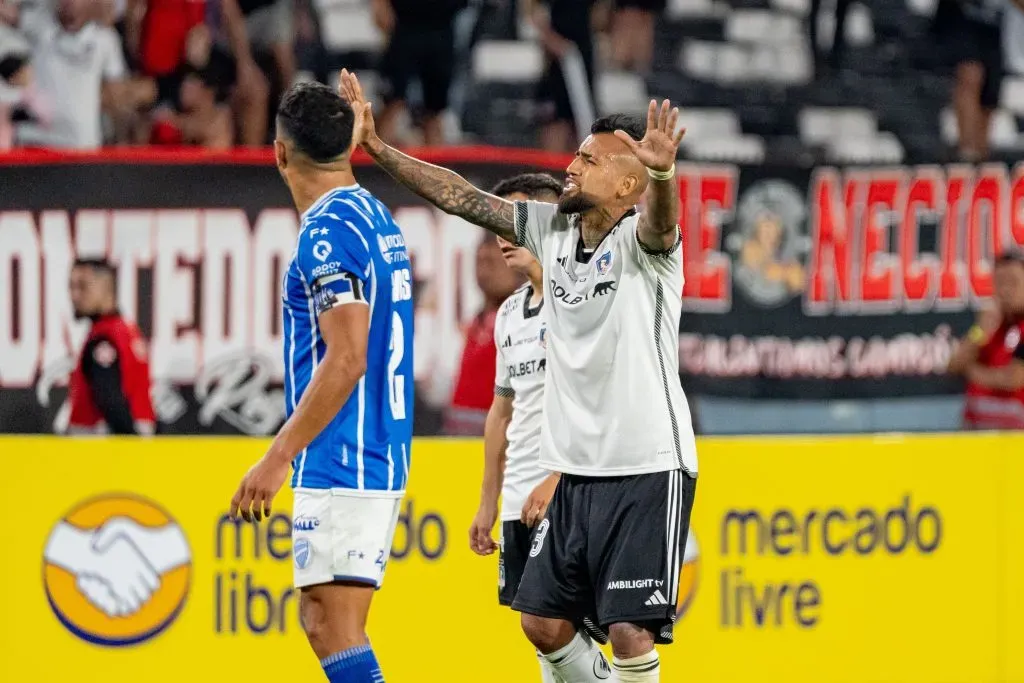 Arturo Vidal fue sustituido en el partido de Colo Colo vs Godoy Cruz por problemas físicos. (Foto: Guillermo Salazar/DaleAlbo)