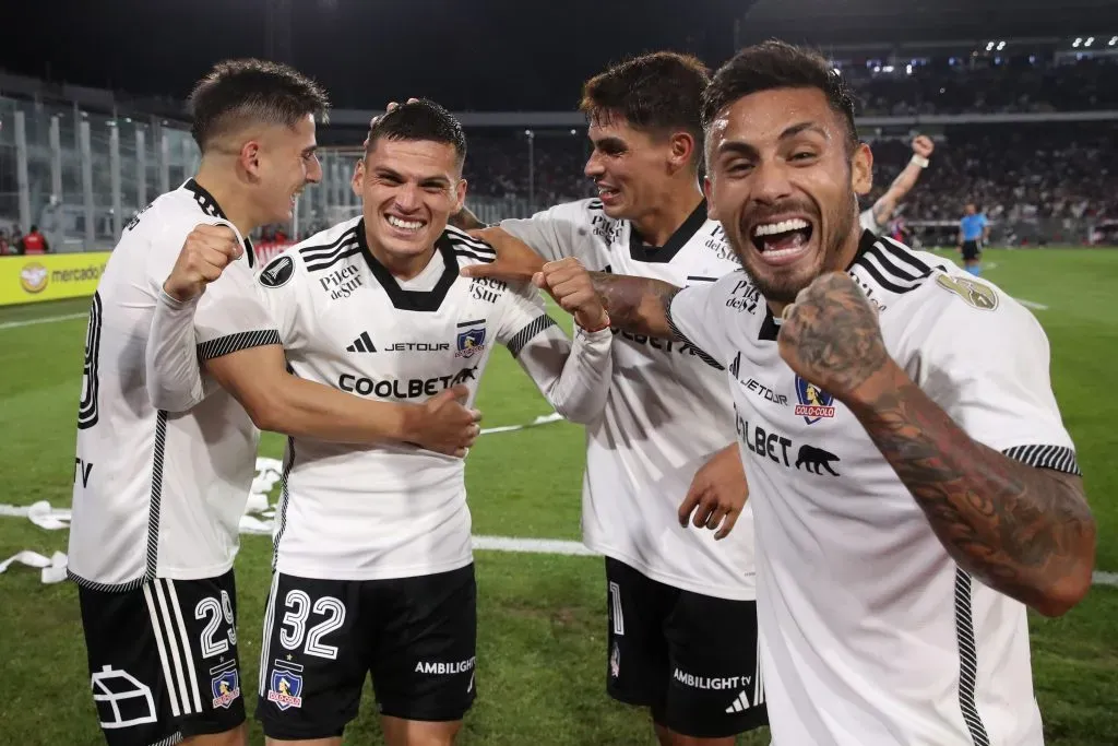 Colo Colo celebra el triunfo ante Cerro