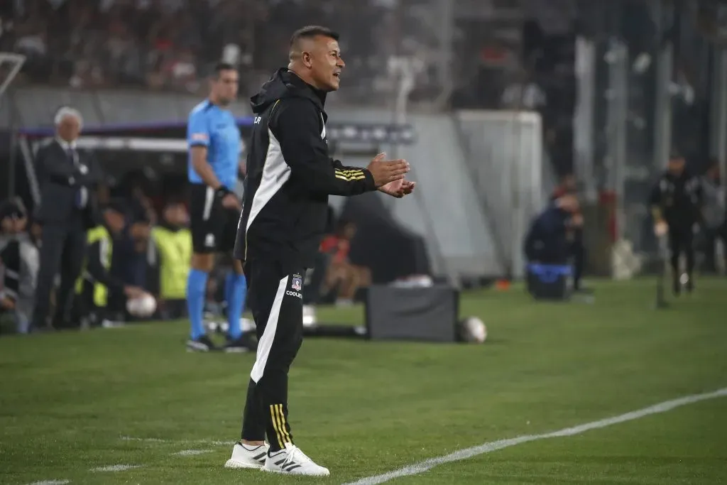 Almirón entrenó con un 4-4-2 pensando en La Calera | Foto: Photosport