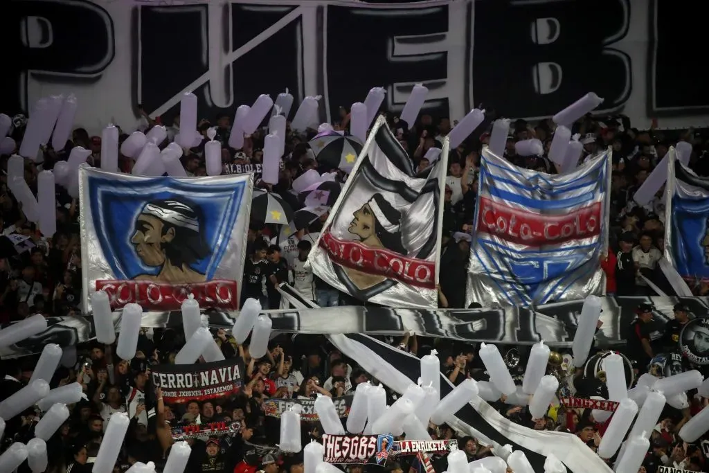 Los hinchas de Colo Colo tienen que ser reubicados.